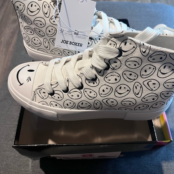 Joe Boxer White Patterned High-Tops - Picture 2 of 11